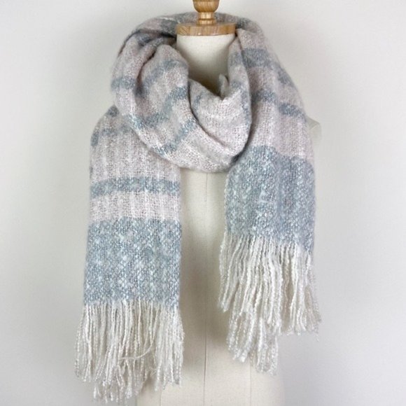 American Eagle Pink & Gray Fuzzy Blanket Scarf